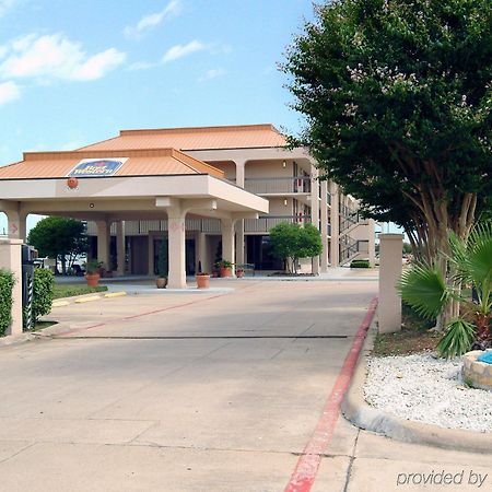 Executive Inn Даллас Экстерьер фото